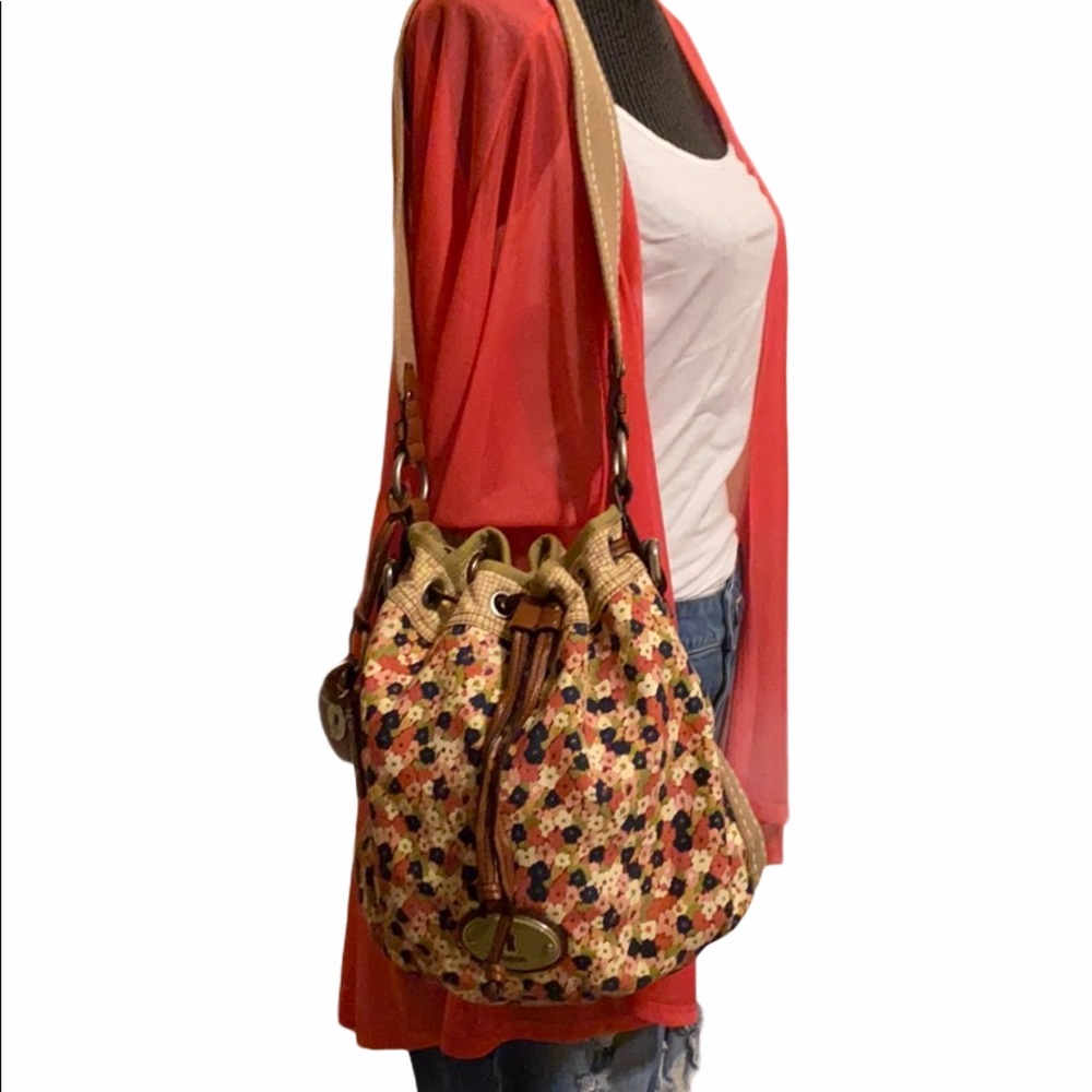 SOLD!!! Fossil Bucket Floral Purse